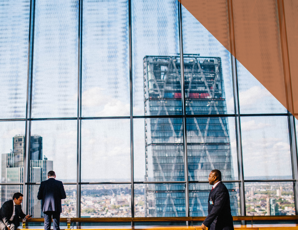 Blau Braun Format Steuerberatung Werbung Dreiseitige Broschuere 7 1024x791